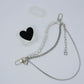 Protector para Airpods transparente con corazón y correa