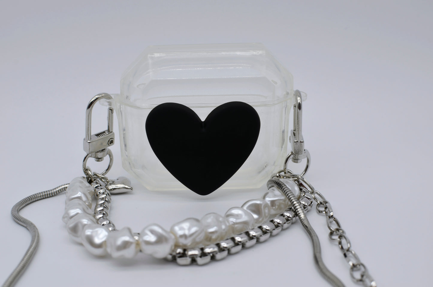 Protector para Airpods transparente con corazón y correa