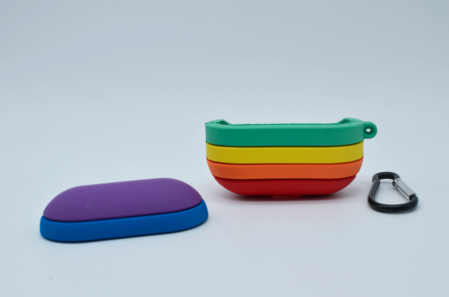 Protector para Airpods Rainbow con llavero.