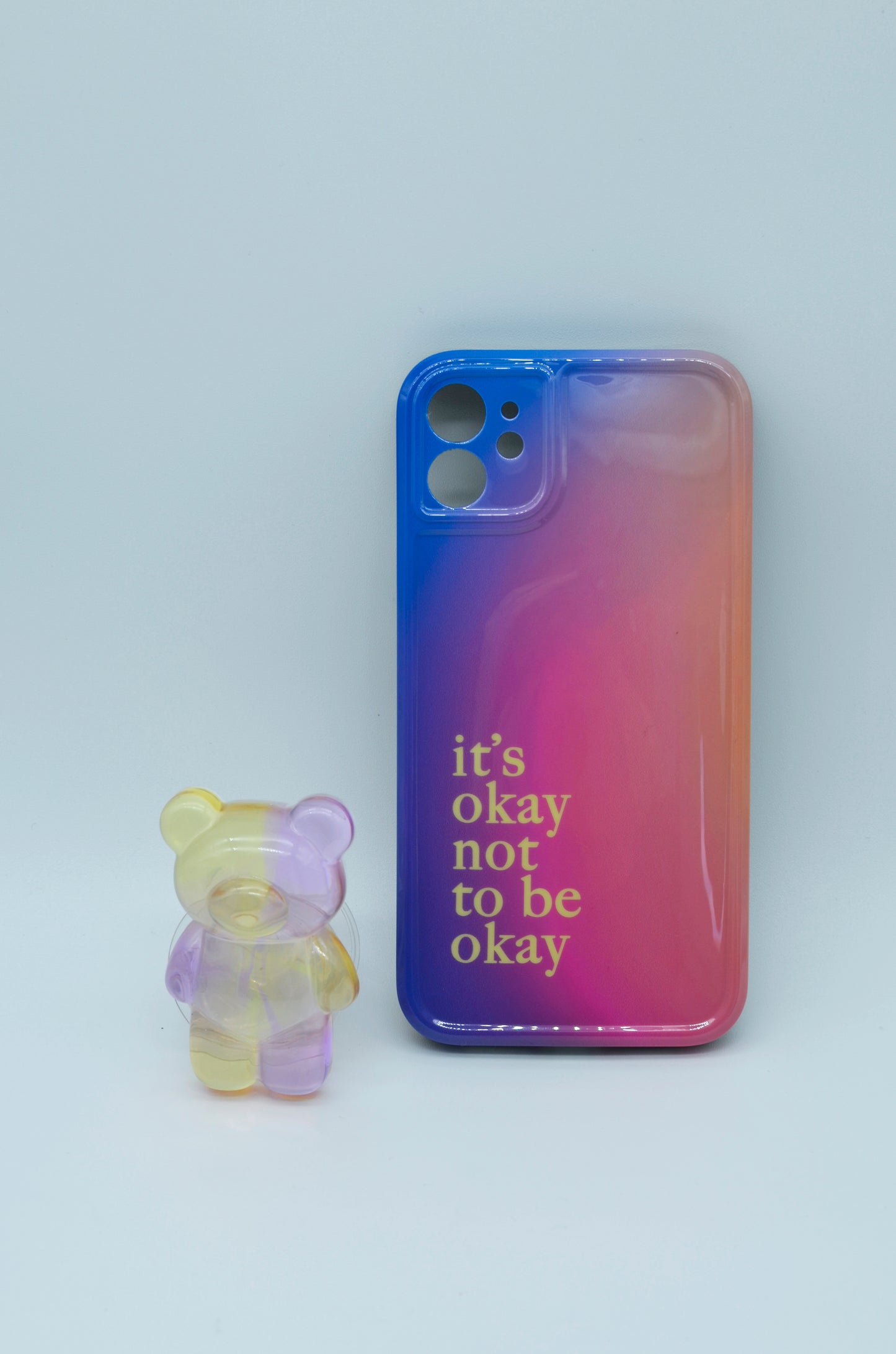 Funda protectora para iPhone con soporte para celular de oso