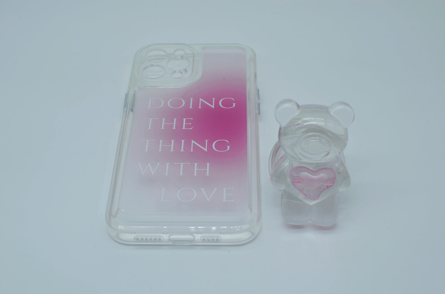 Funda protectora para iPhone con soporte para celular de oso con corazón