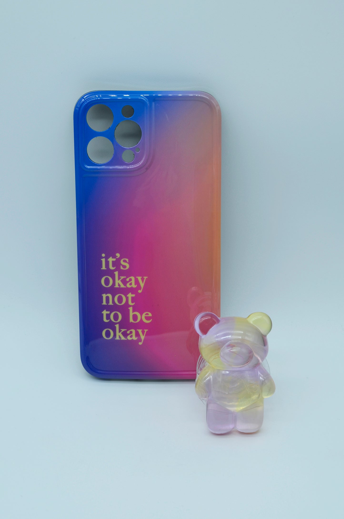 Funda protectora para iPhone con soporte para celular de oso