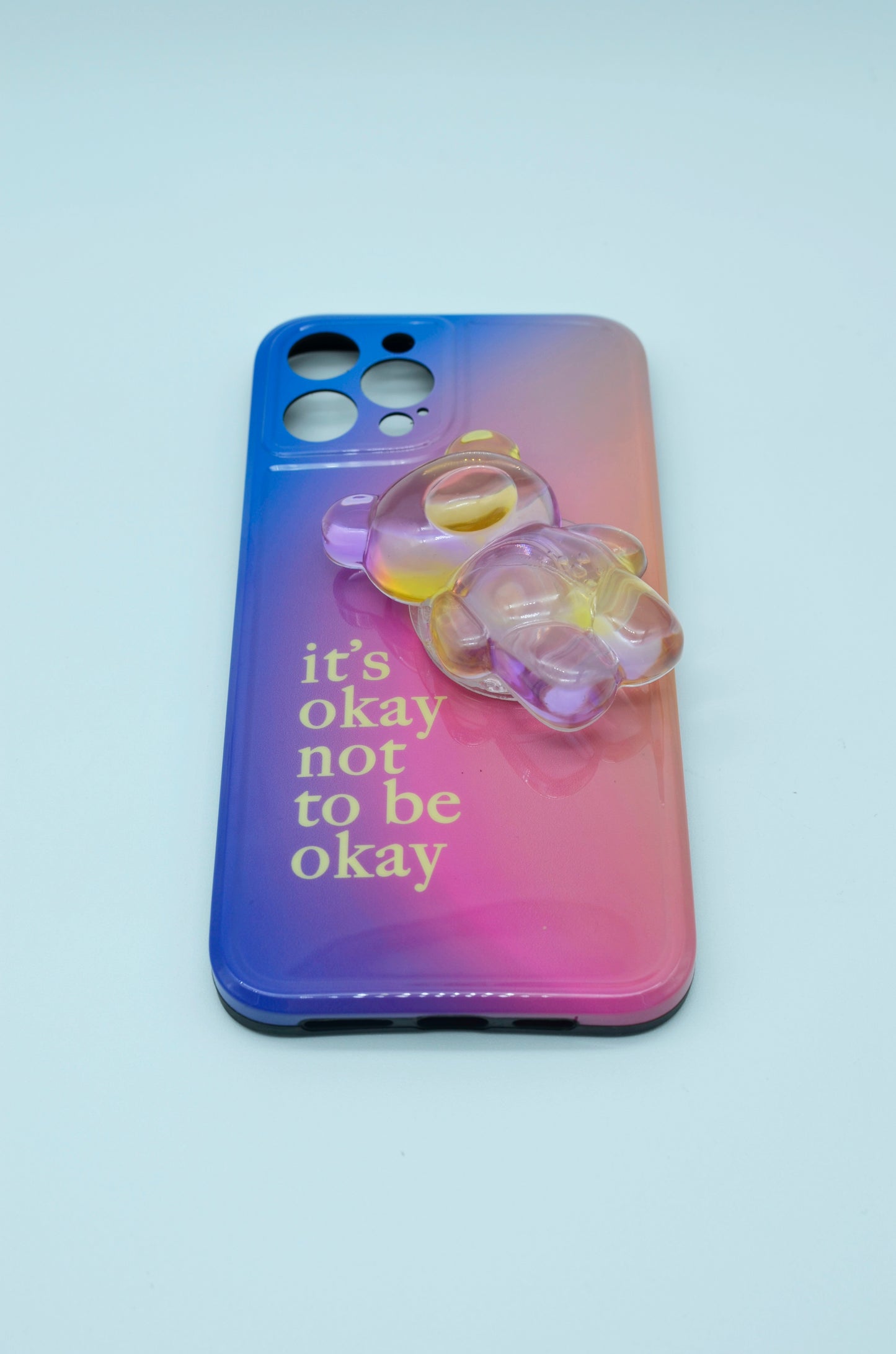 Funda protectora para iPhone con soporte para celular de oso